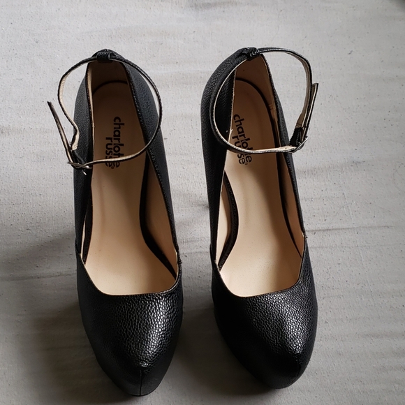 Black Heels - Picture 2 of 5